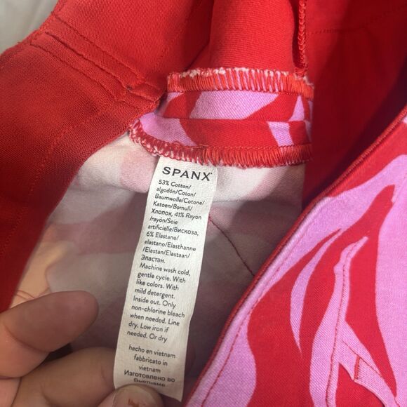 SPANX Polished On the Go Print 5" Shorts in True Red Zebra Stripe Sz Small - Picture 6 of 8